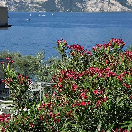 Hotel Vela Azzurra Navene Kültér fotó