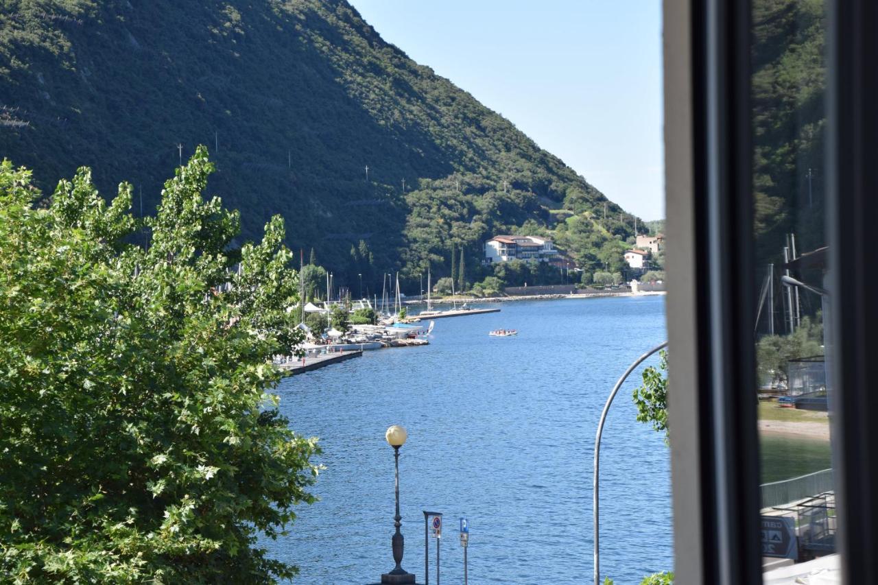 Hotel Vela Azzurra Navene Kültér fotó