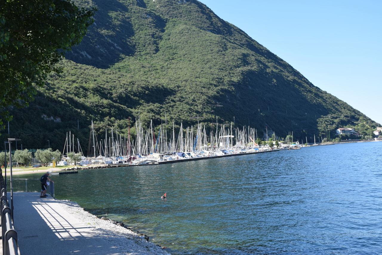 Hotel Vela Azzurra Navene Kültér fotó
