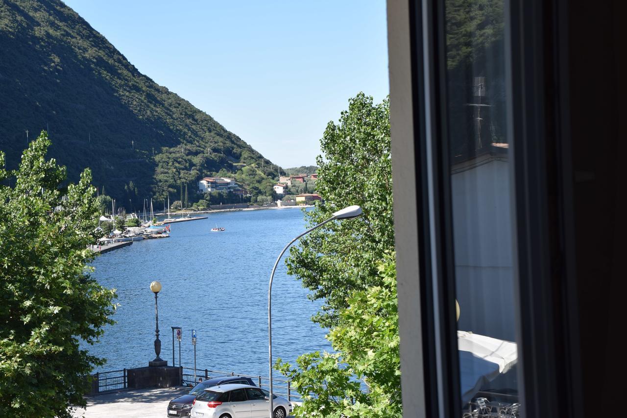 Hotel Vela Azzurra Navene Kültér fotó