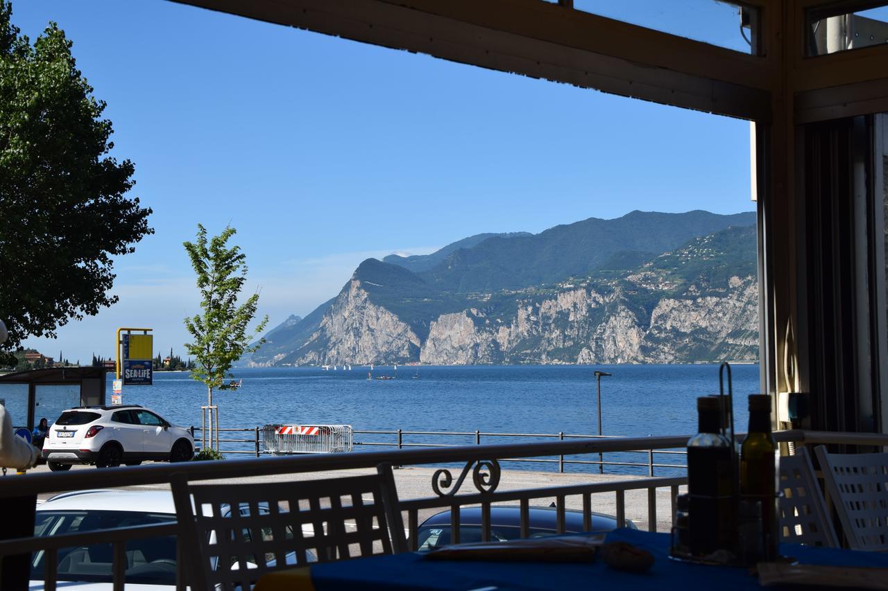 Hotel Vela Azzurra Navene Kültér fotó