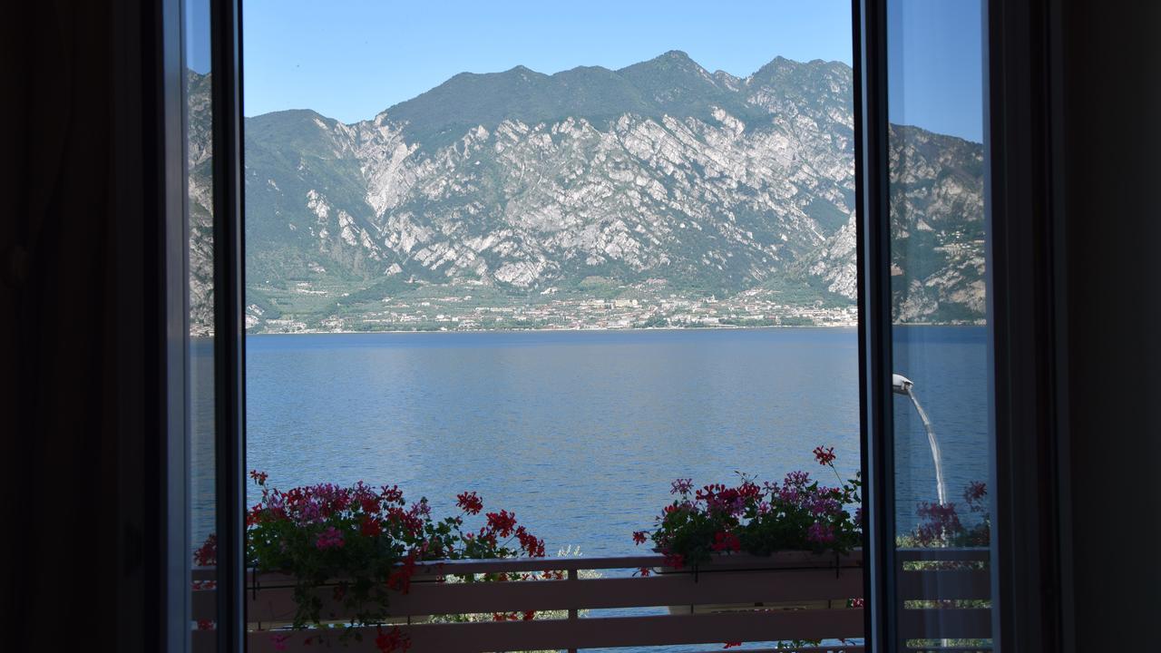 Hotel Vela Azzurra Navene Kültér fotó