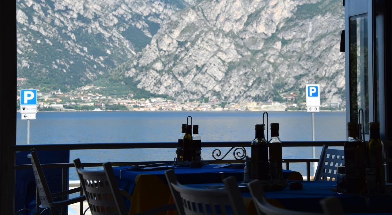 Hotel Vela Azzurra Navene Kültér fotó